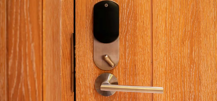 Automatic Locking Door Knob Poway
